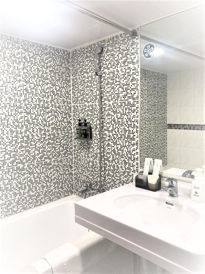 Holo Hotel Tainan Luaran gambar