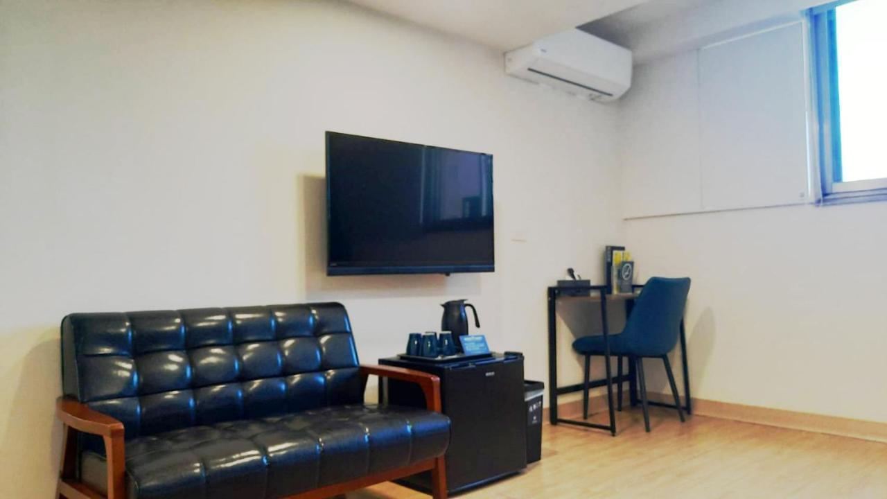 Holo Hotel Tainan Luaran gambar