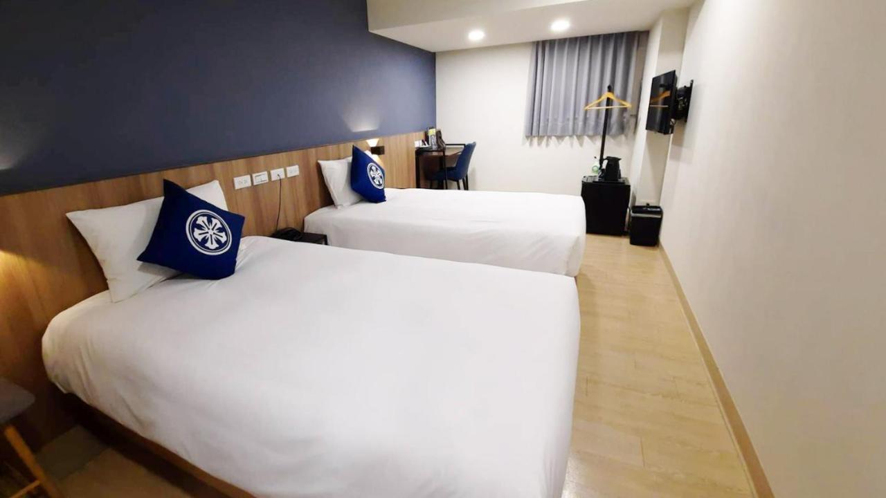 Holo Hotel Tainan Luaran gambar