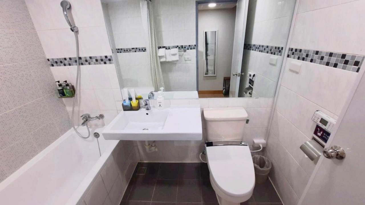 Holo Hotel Tainan Luaran gambar